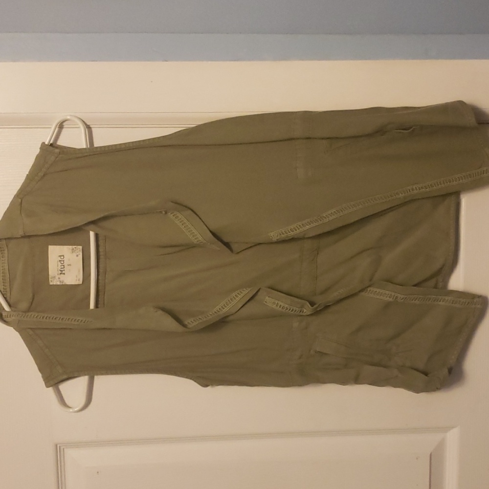 Mudd army green sleeveless jacket top